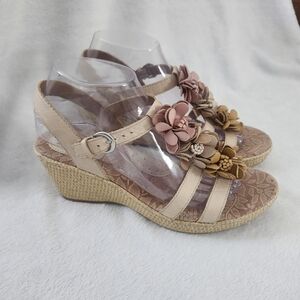 BOC Leather Floral Beige Strappy Wedge  Sandals Size 8 Women‎